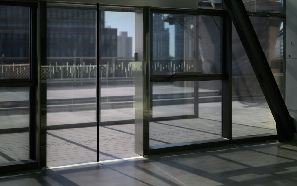 Große Terrassentüren aus Glas